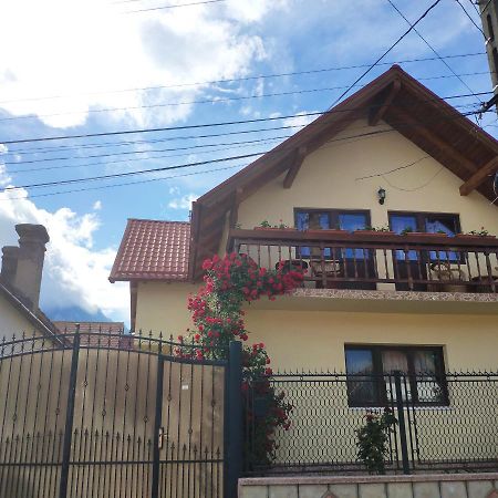 Casa Piatra Craiului Hotel Zarnesti Exterior photo